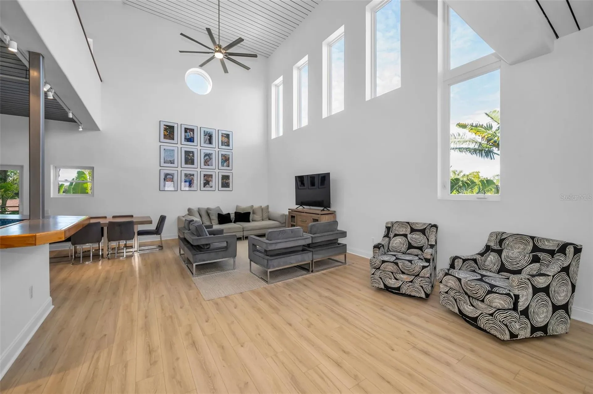 10206 4th Street E Treasure Island FL 33706