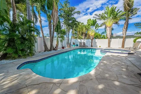 10206 4th Street E Treasure Island FL 33706