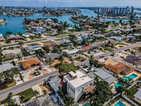 10206 4th Street E Treasure Island FL 33706