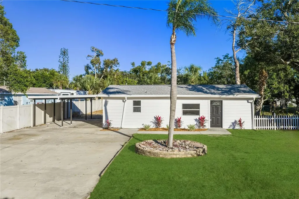 542 64th Street S St Petersburg FL 33707
