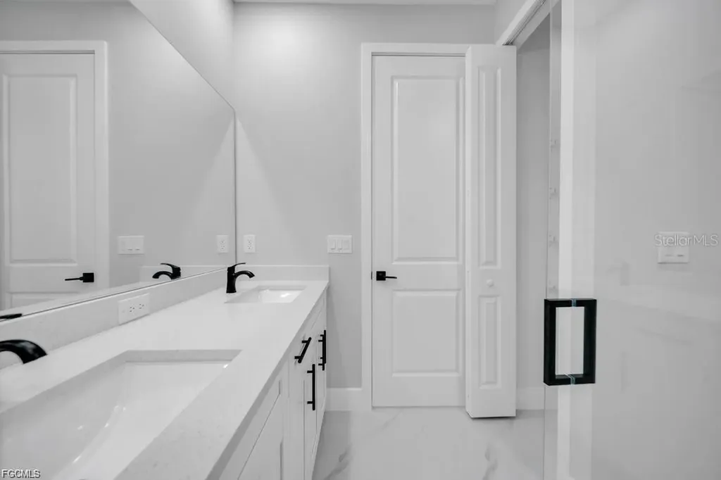 2915 6th Street SW Lehigh Acres FL 33976