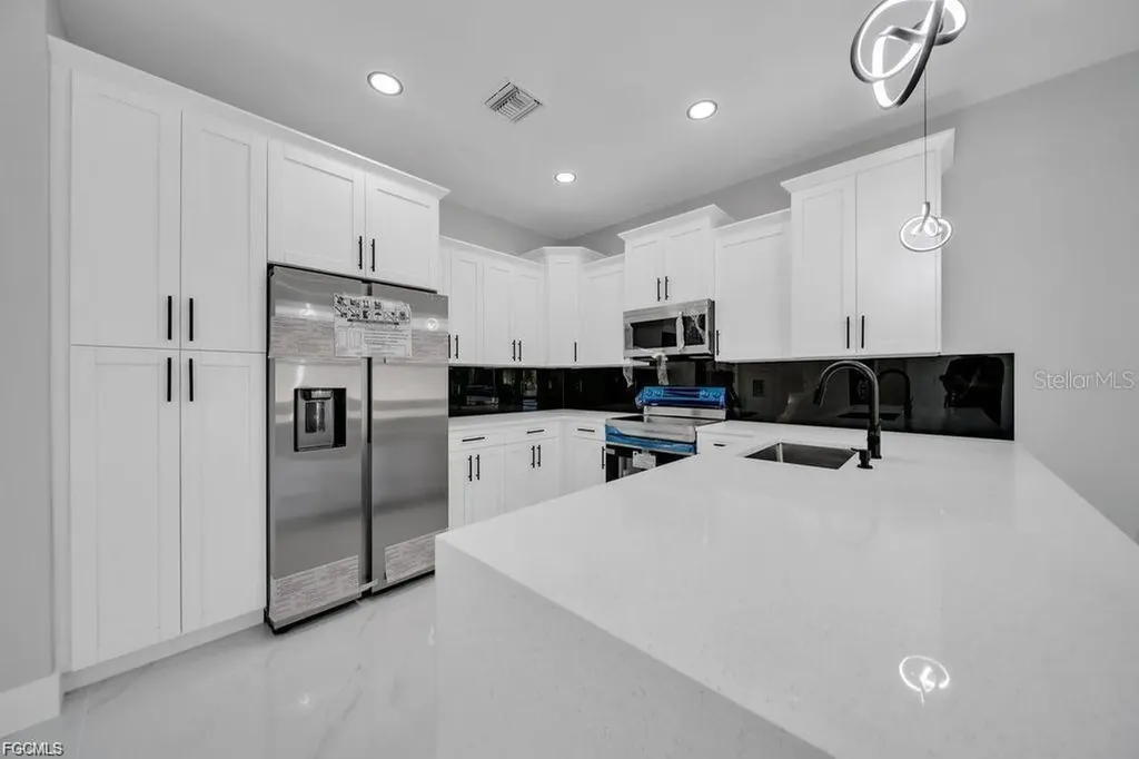 2915 6th Street SW Lehigh Acres FL 33976