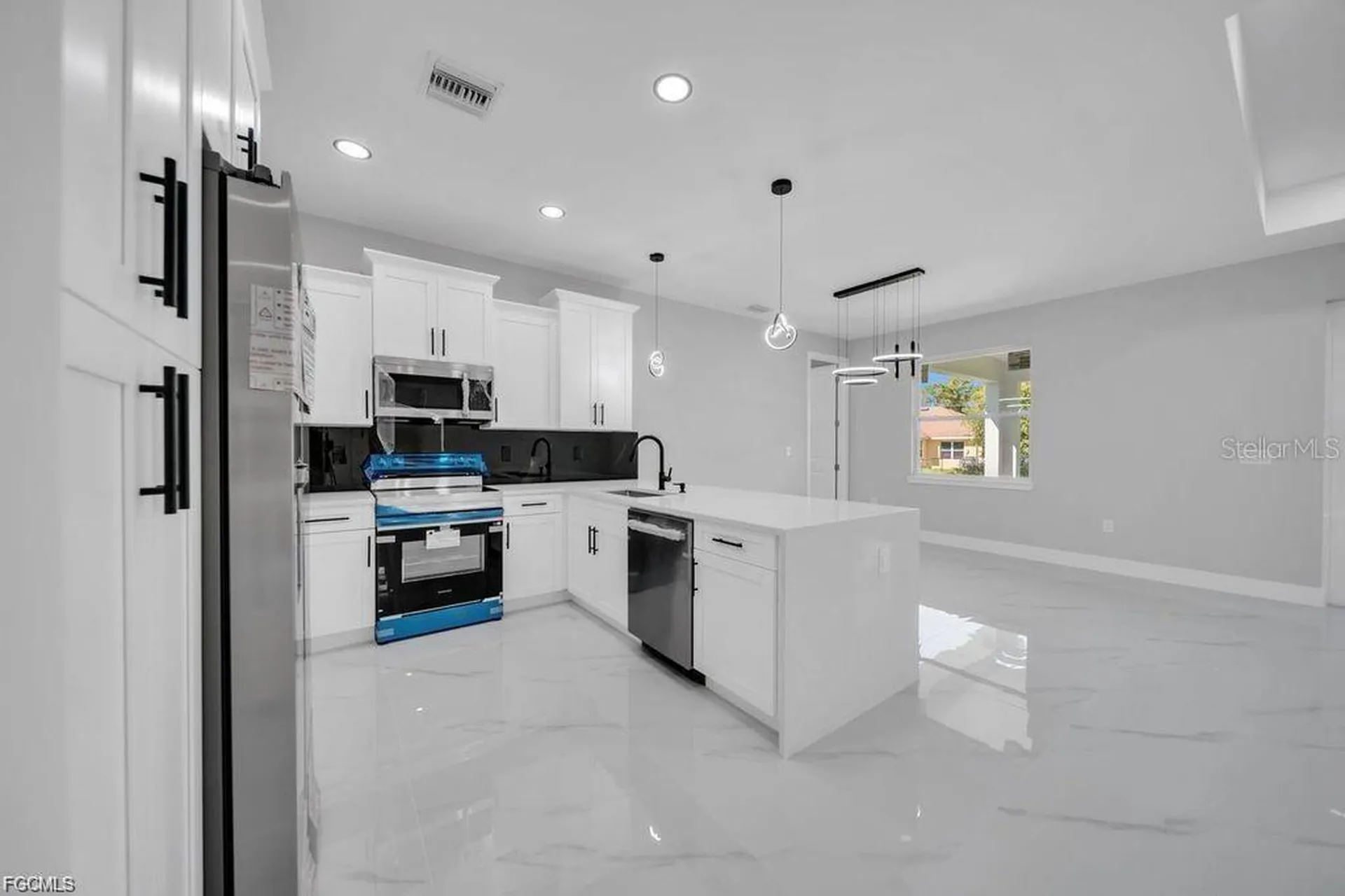 2915 6th Street SW Lehigh Acres FL 33976