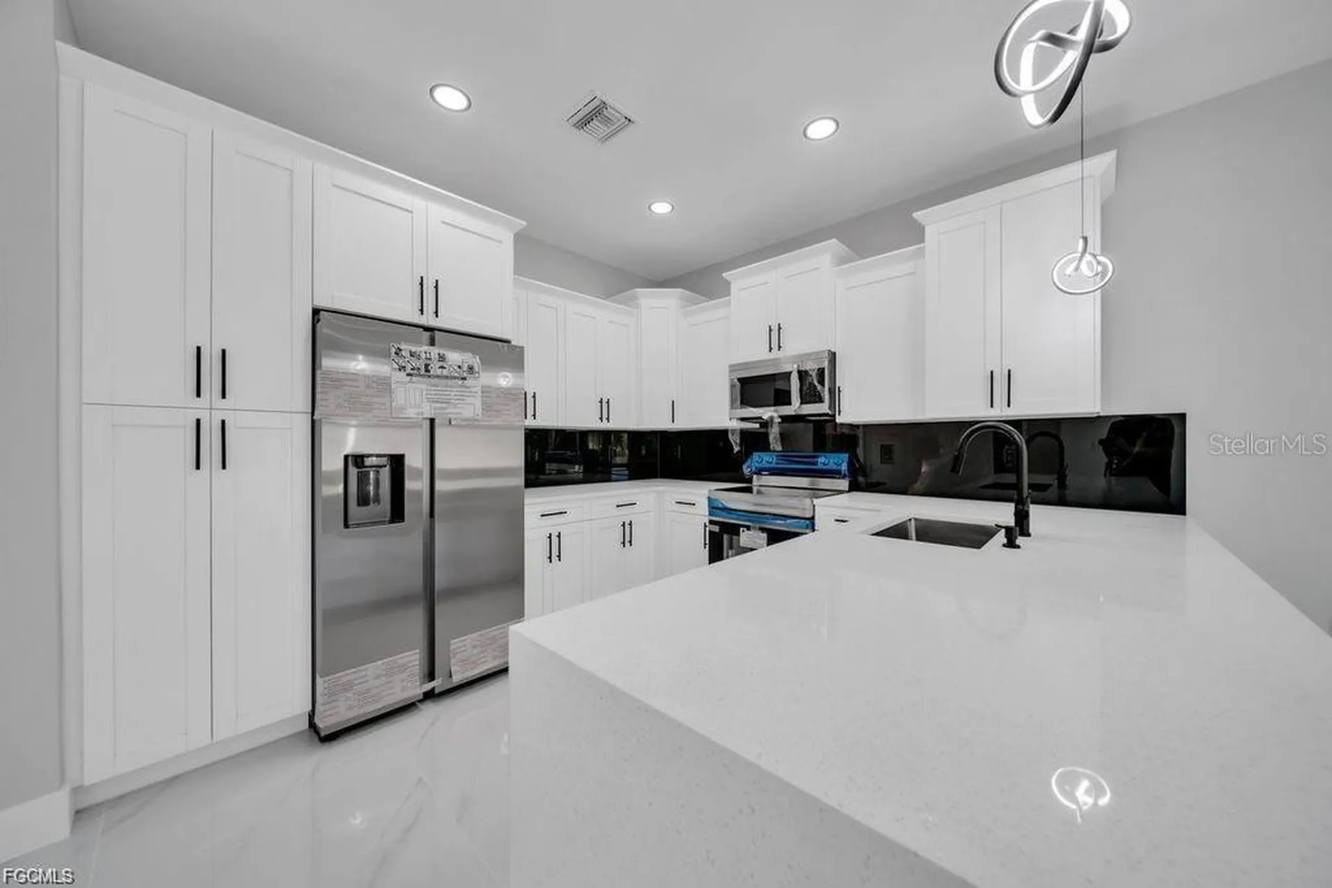 2915 6th Street SW Lehigh Acres FL 33976