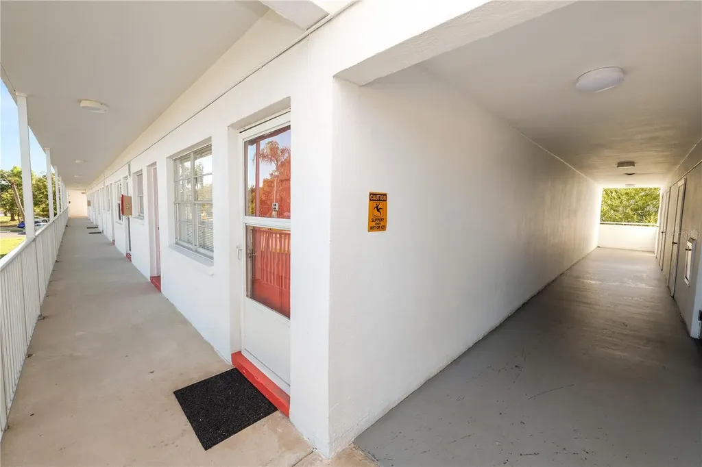 5728 14th Avenue N St Petersburg FL 33710