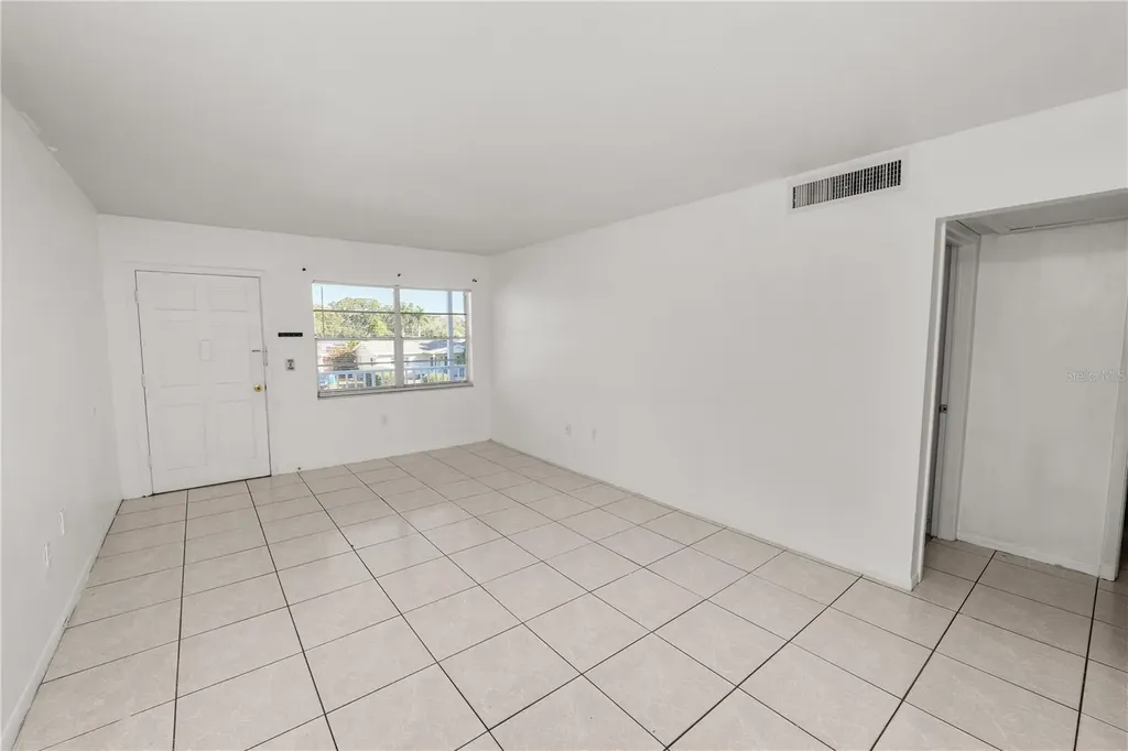 5728 14th Avenue N St Petersburg FL 33710