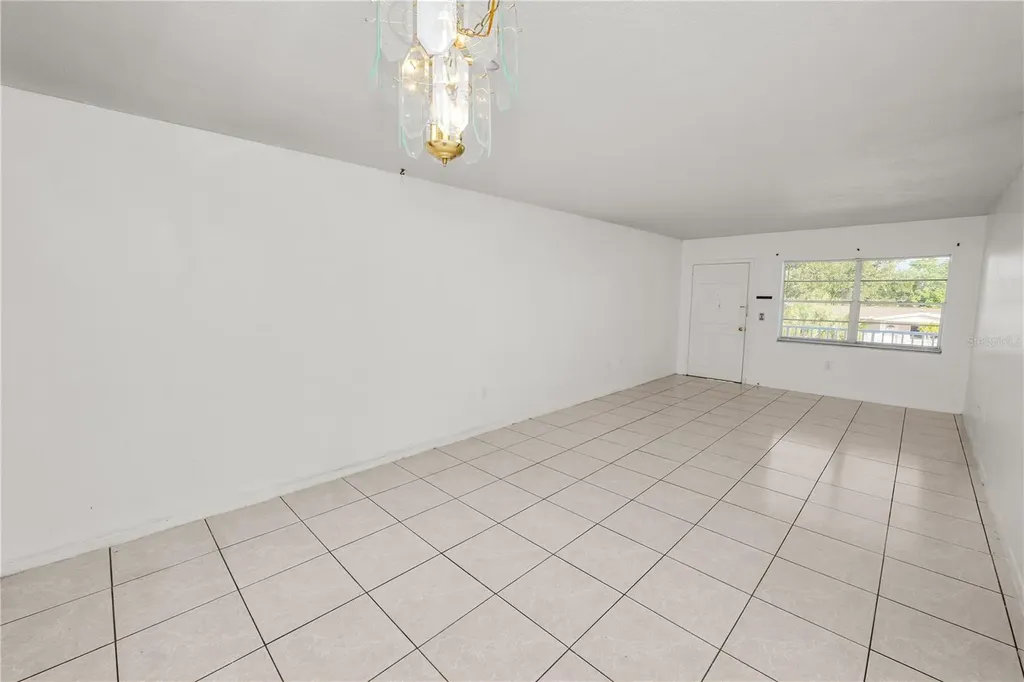 5728 14th Avenue N St Petersburg FL 33710