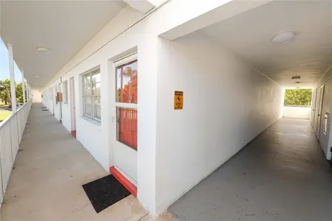 5728 14th Avenue N St Petersburg FL 33710