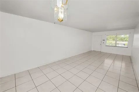 5728 14th Avenue N St Petersburg FL 33710