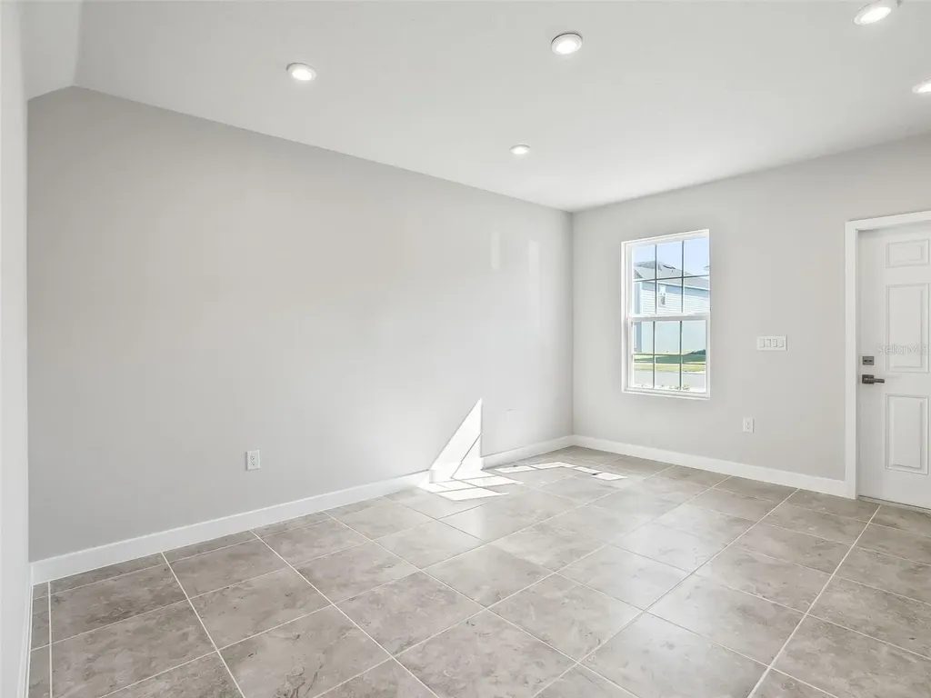 1205 Port Blue Way Lady Lake FL 32159
