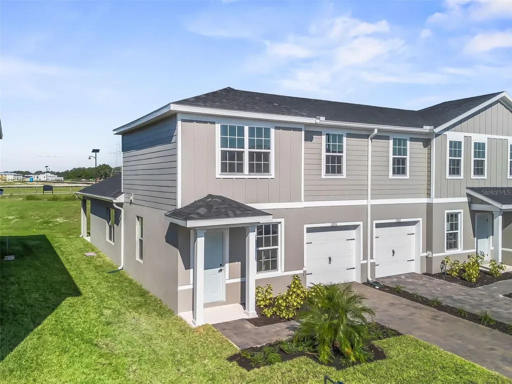 1205 Port Blue Way Lady Lake FL 32159