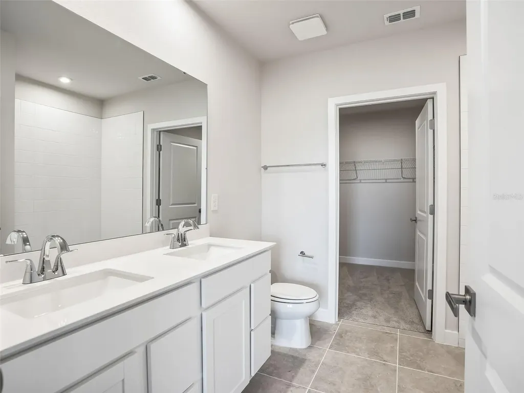 1205 Port Blue Way Lady Lake FL 32159