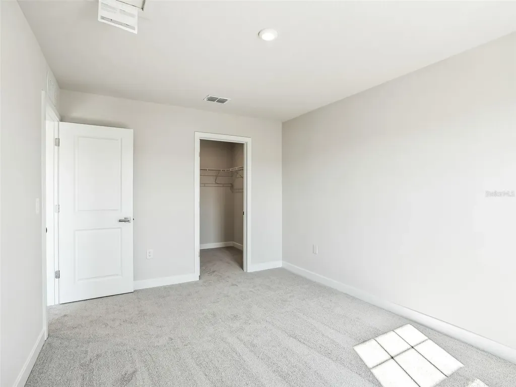 1205 Port Blue Way Lady Lake FL 32159