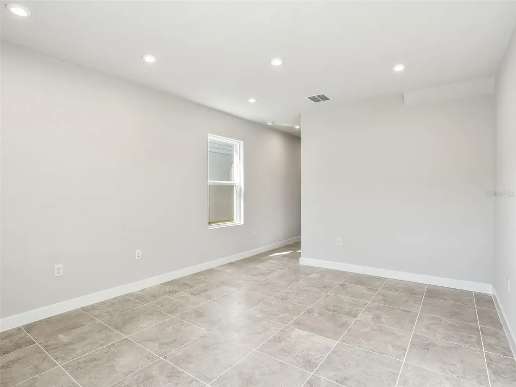 1205 Port Blue Way Lady Lake FL 32159