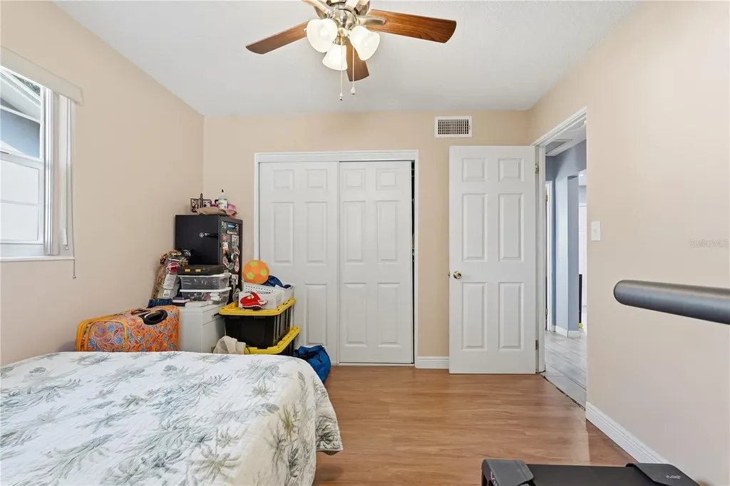940 Orangeview Drive Largo FL 33778