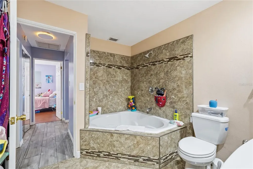 940 Orangeview Drive Largo FL 33778