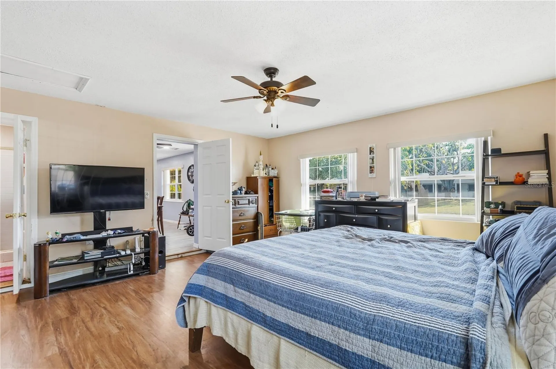 940 Orangeview Drive Largo FL 33778