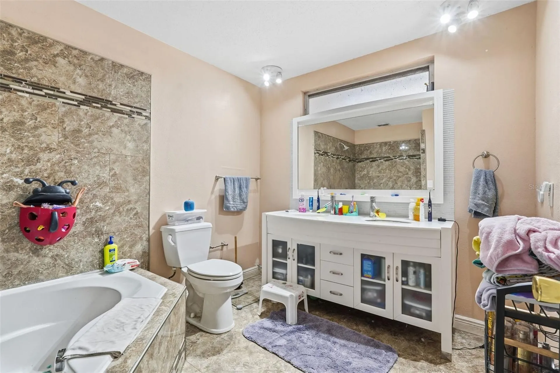 940 Orangeview Drive Largo FL 33778