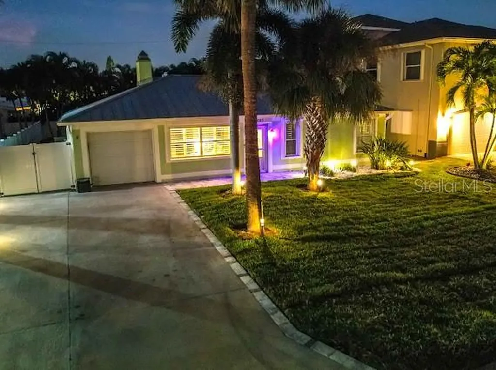 107 8th Street Belleair Beach FL 33786
