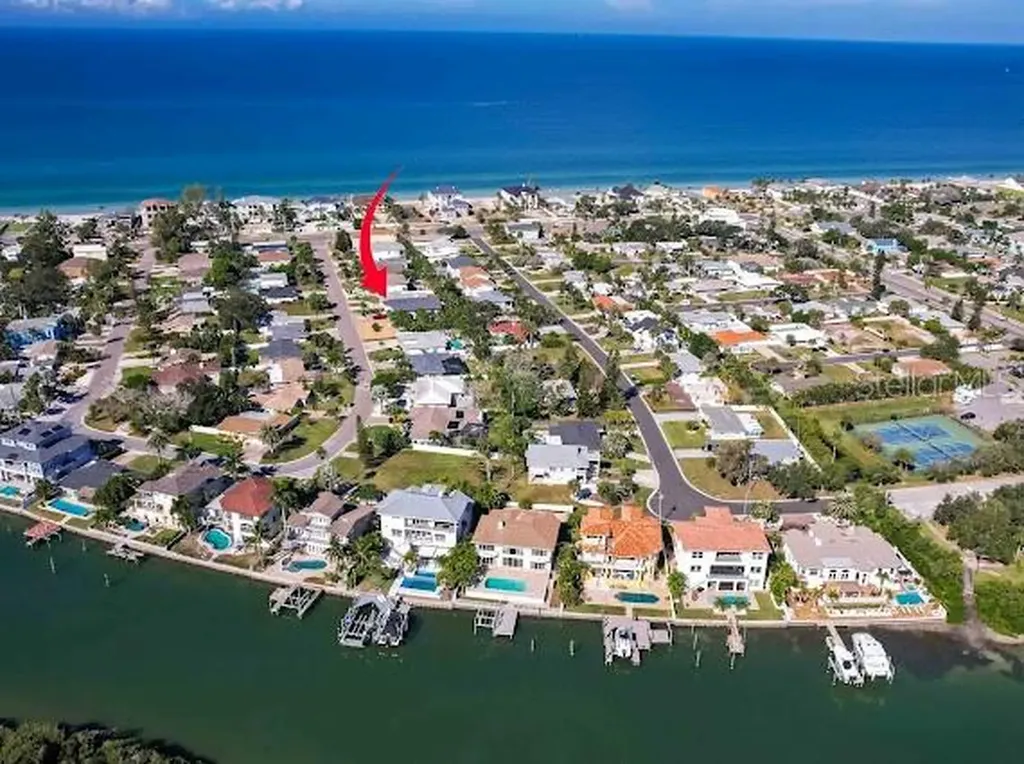 107 8th Street Belleair Beach FL 33786