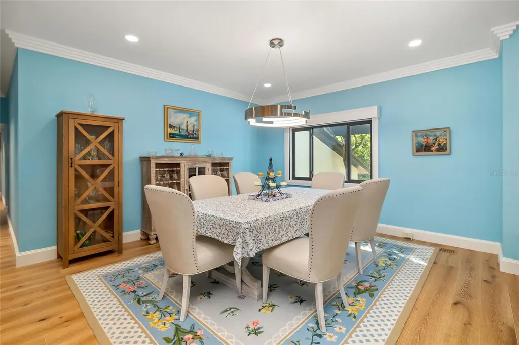 560 Harbor Cove Circle Longboat Key FL 34228