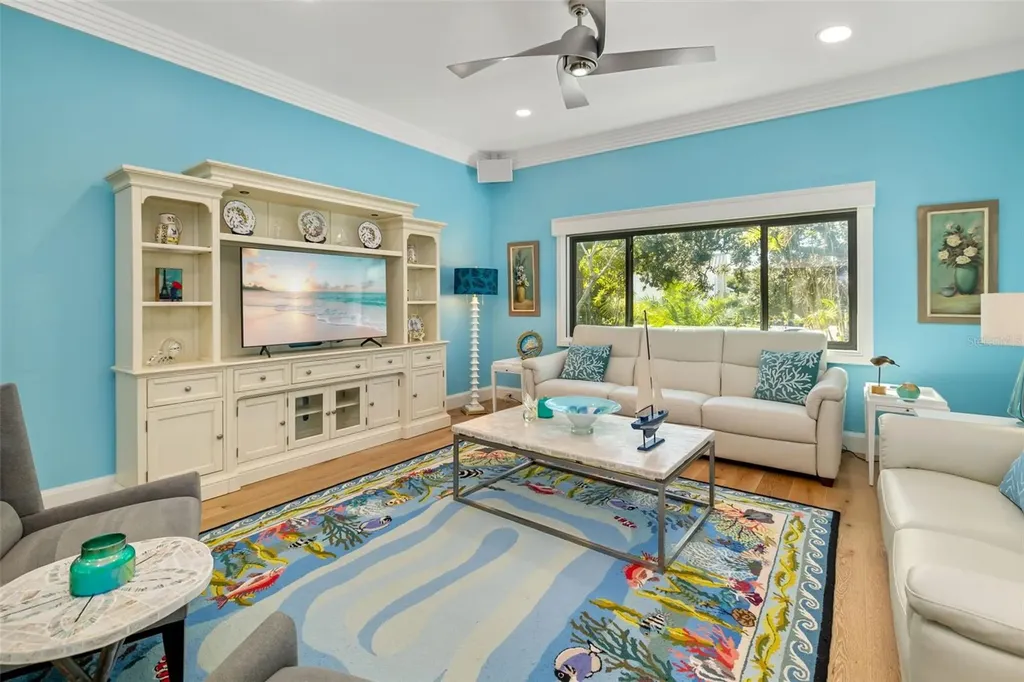 560 Harbor Cove Circle Longboat Key FL 34228
