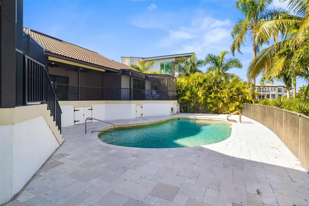 560 Harbor Cove Circle Longboat Key FL 34228
