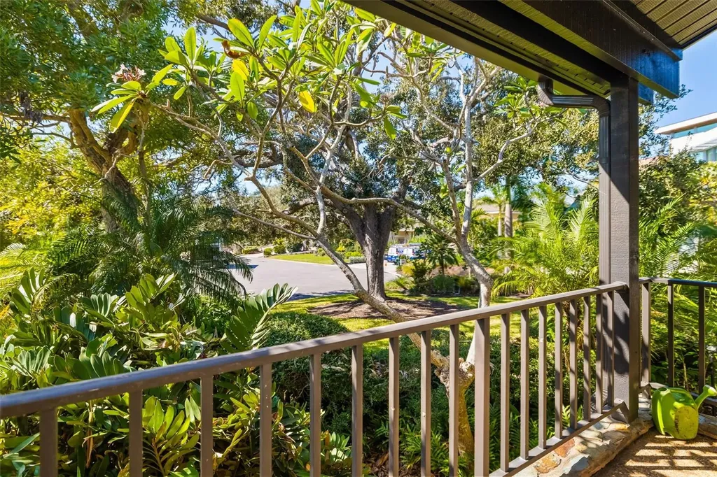 560 Harbor Cove Circle Longboat Key FL 34228