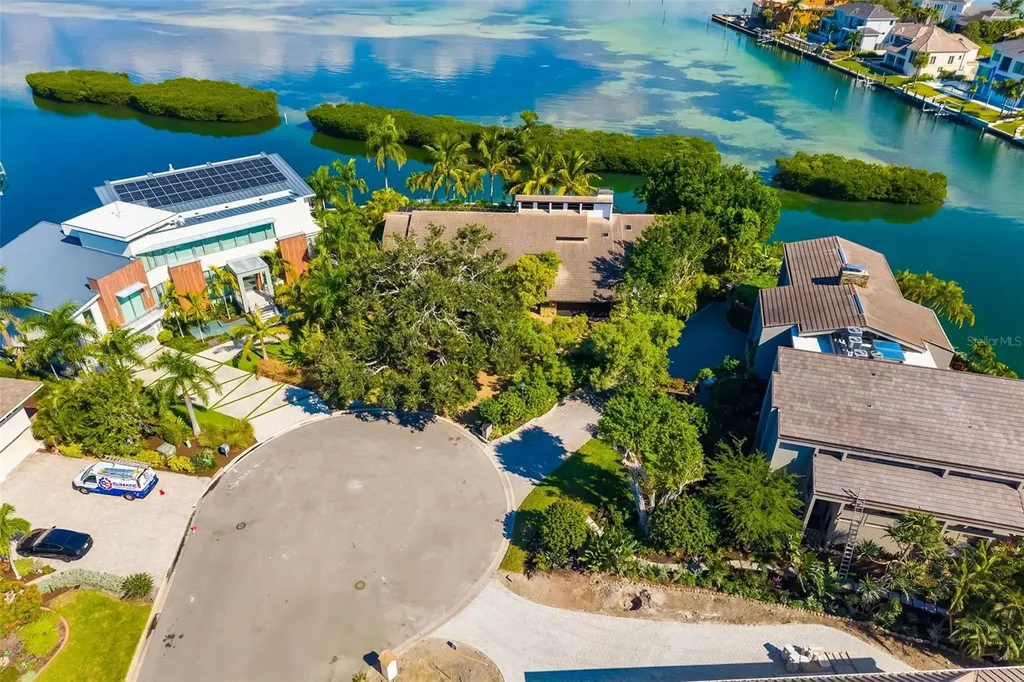 560 Harbor Cove Circle Longboat Key FL 34228
