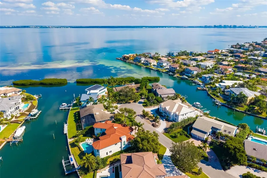 560 Harbor Cove Circle Longboat Key FL 34228