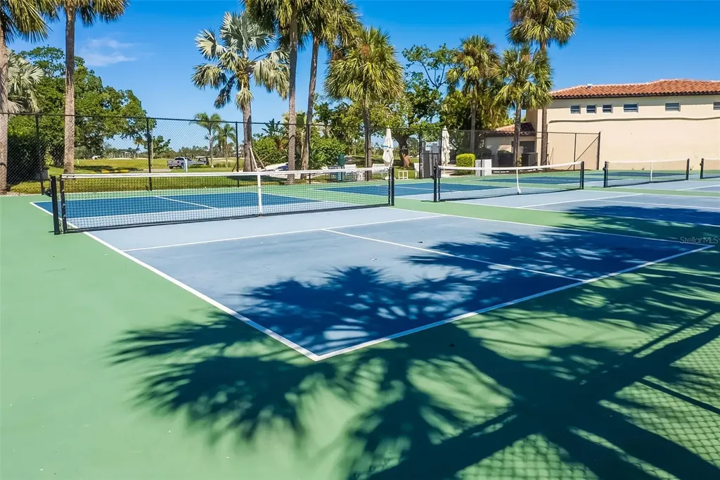 560 Harbor Cove Circle Longboat Key FL 34228
