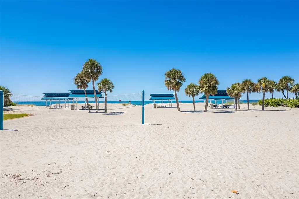 560 Harbor Cove Circle Longboat Key FL 34228