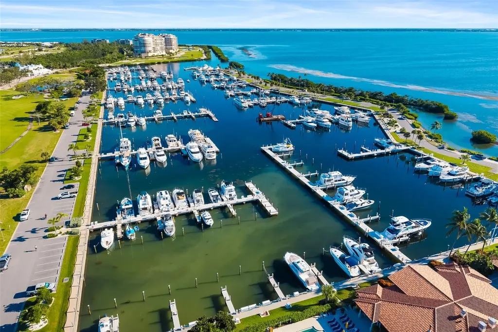 560 Harbor Cove Circle Longboat Key FL 34228