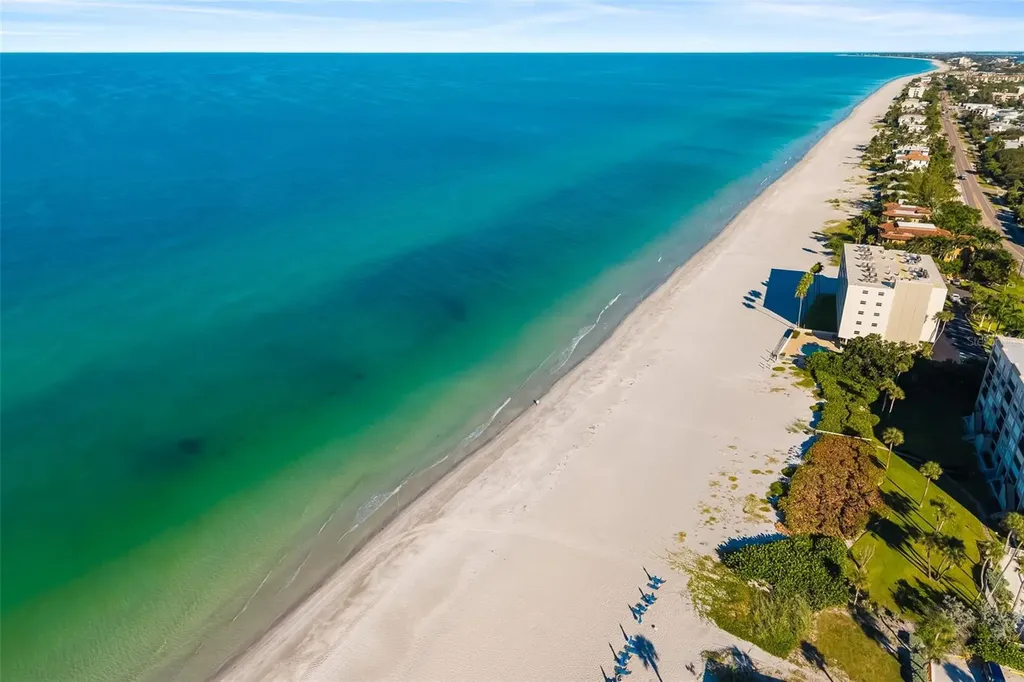 560 Harbor Cove Circle Longboat Key FL 34228