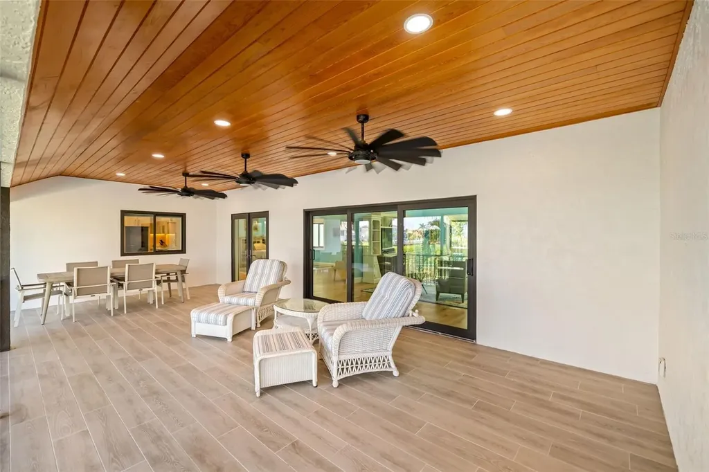 560 Harbor Cove Circle Longboat Key FL 34228