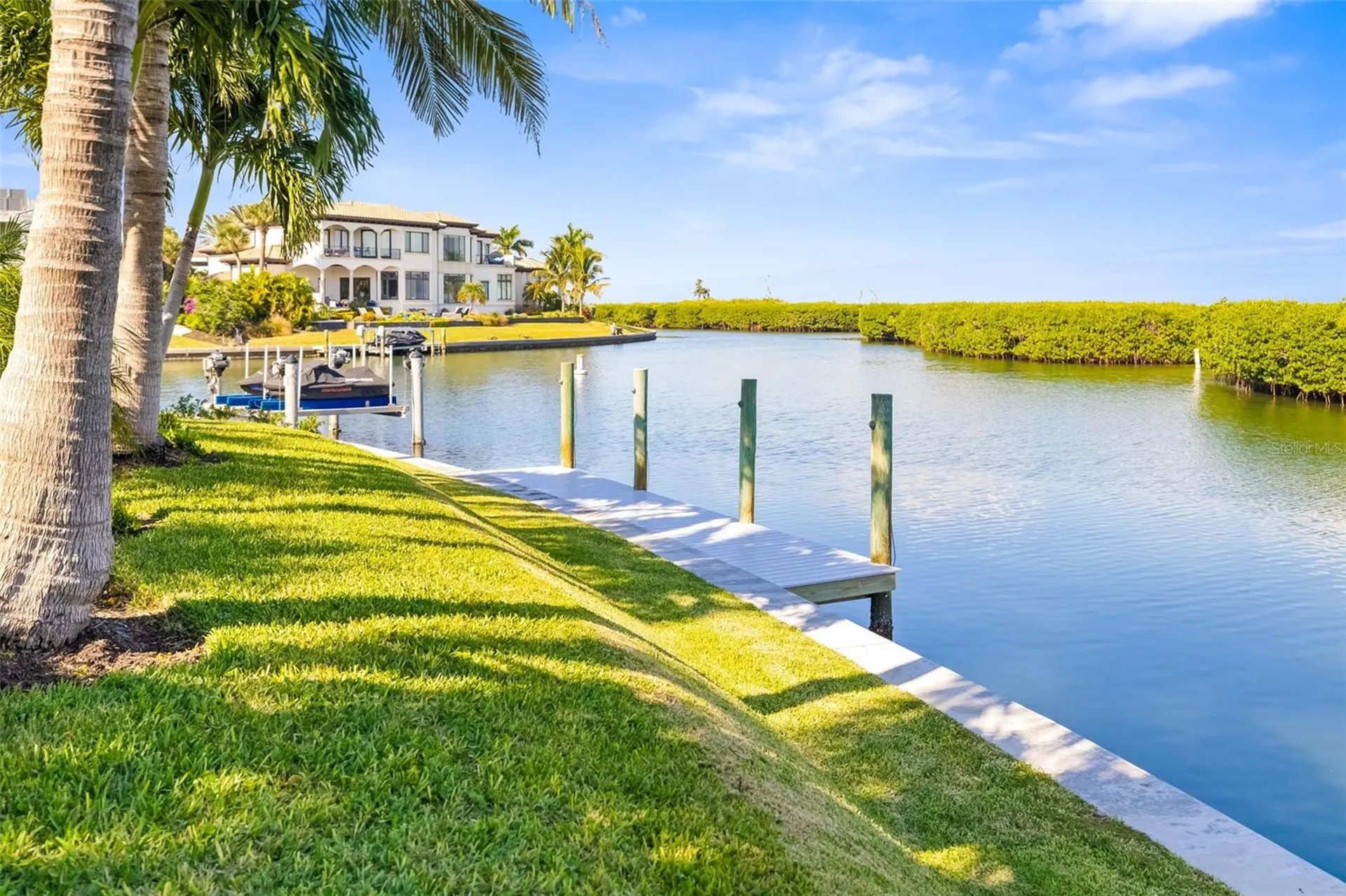 560 Harbor Cove Circle Longboat Key FL 34228