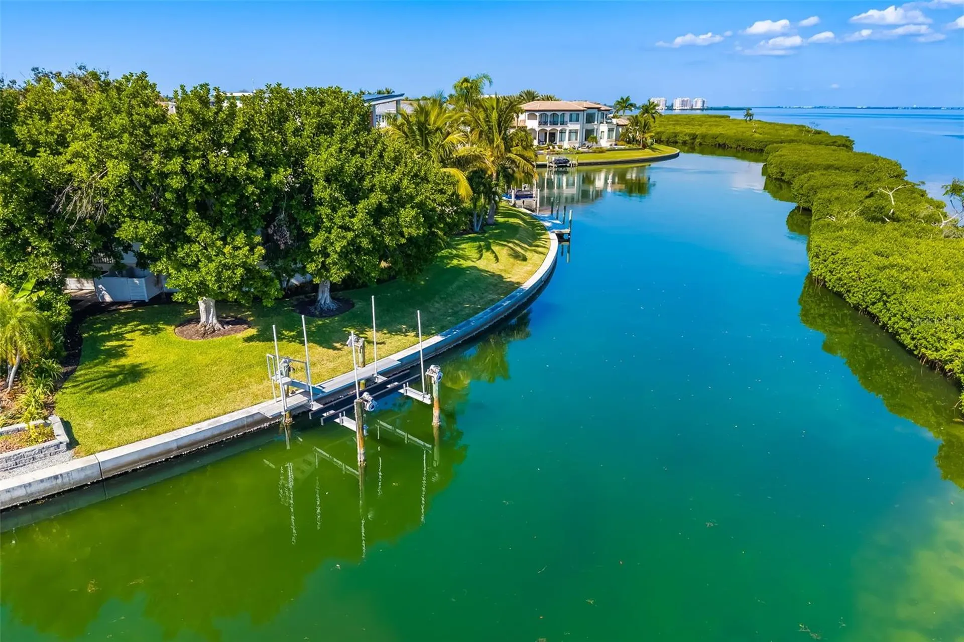 560 Harbor Cove Circle Longboat Key FL 34228