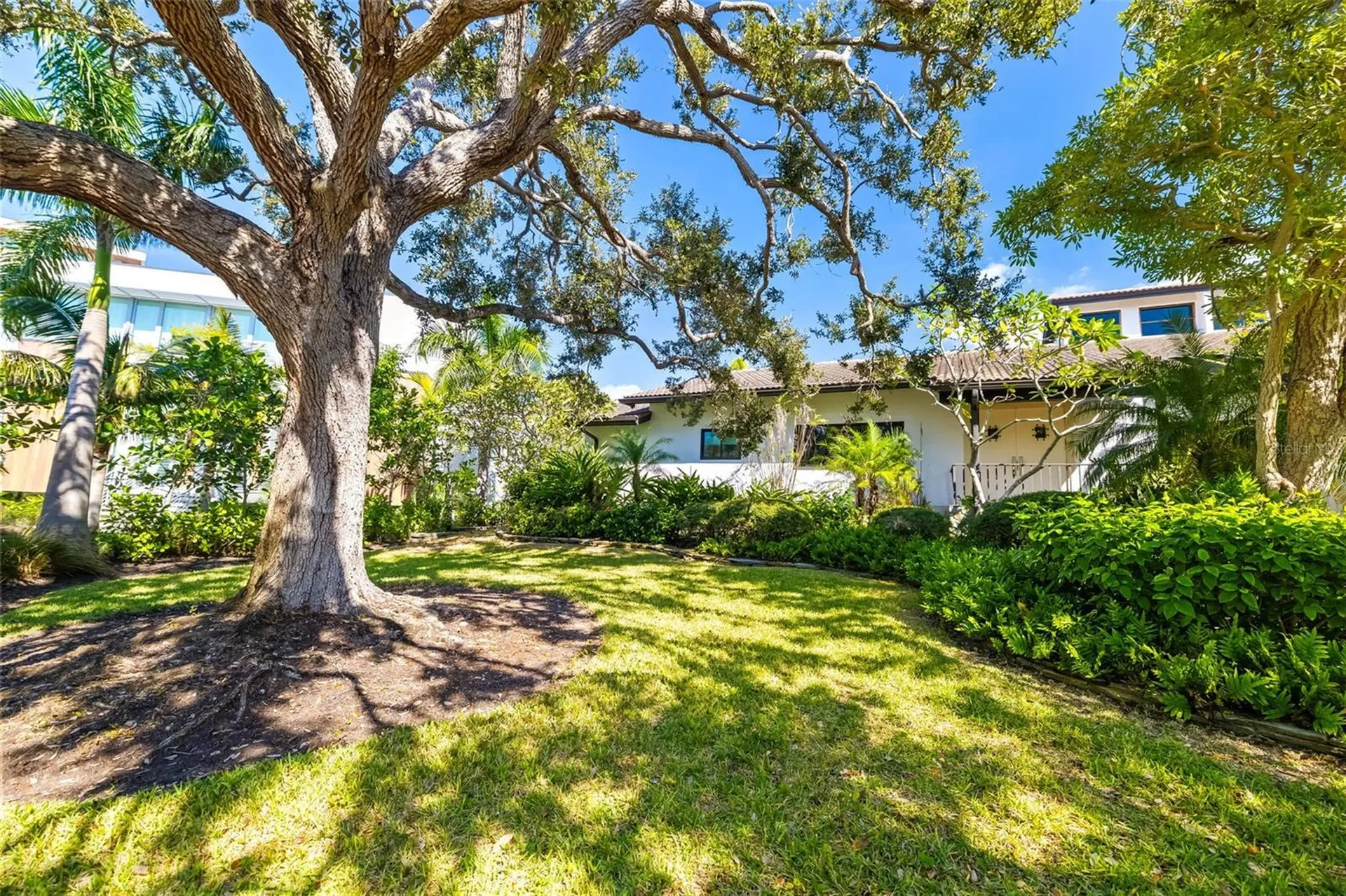 560 Harbor Cove Circle Longboat Key FL 34228