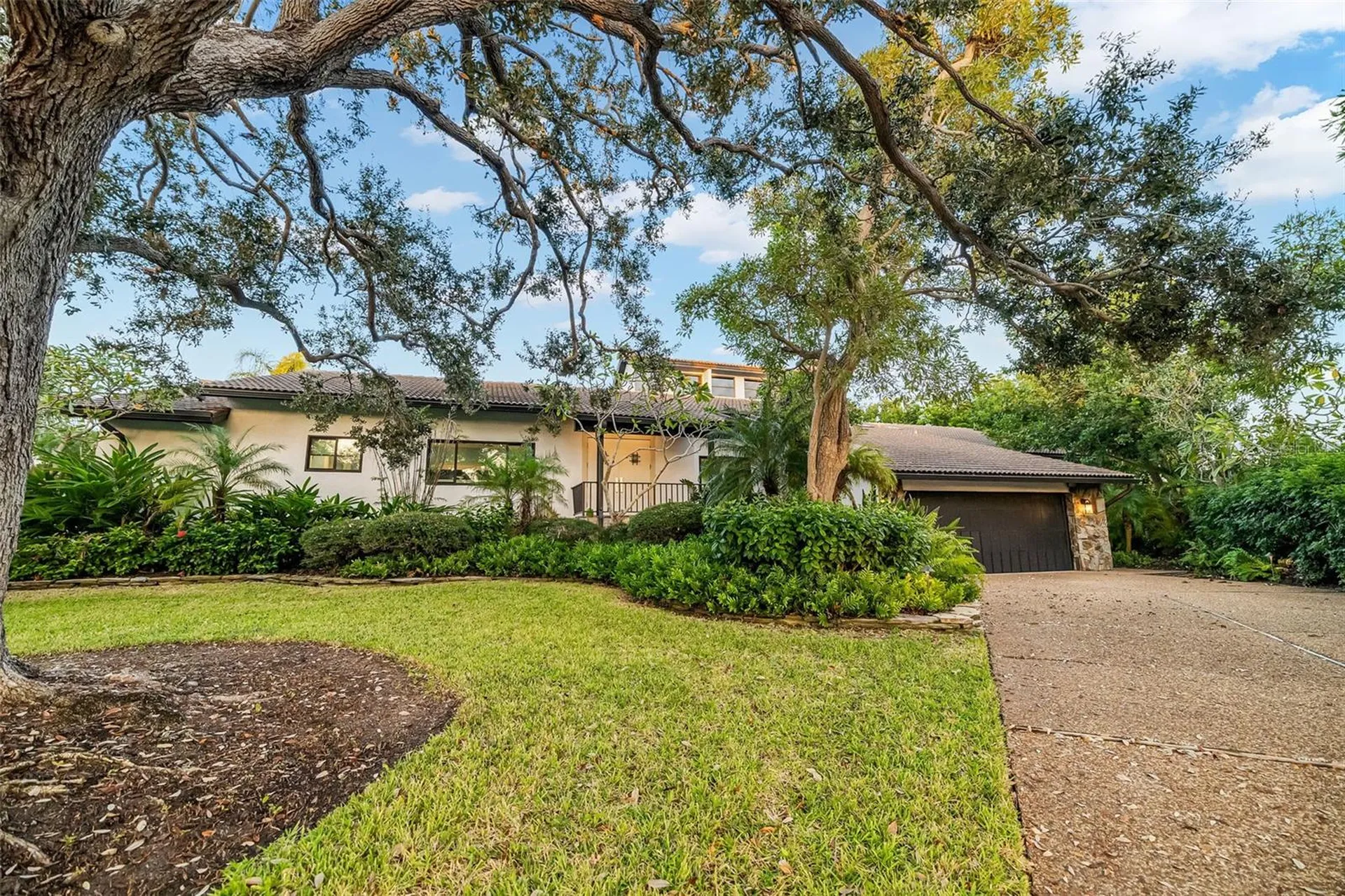 560 Harbor Cove Circle Longboat Key FL 34228