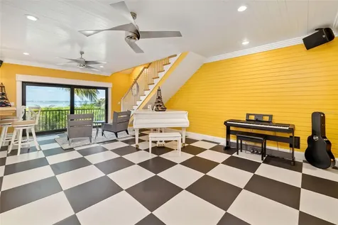 560 Harbor Cove Circle Longboat Key FL 34228