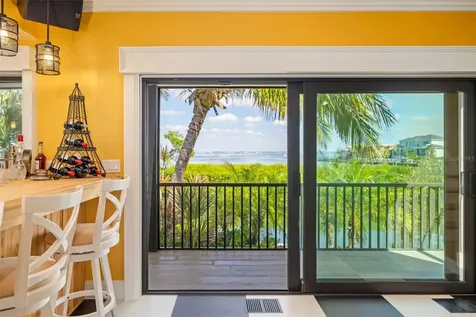 560 Harbor Cove Circle Longboat Key FL 34228