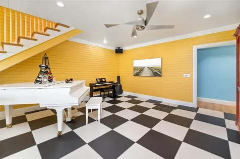 560 Harbor Cove Circle Longboat Key FL 34228