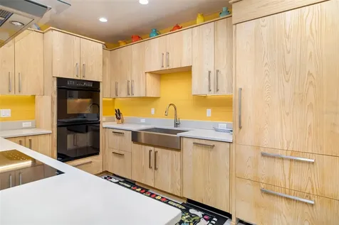 560 Harbor Cove Circle Longboat Key FL 34228