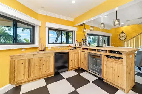 560 Harbor Cove Circle Longboat Key FL 34228