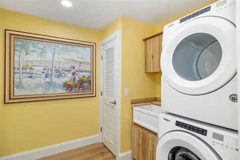 560 Harbor Cove Circle Longboat Key FL 34228
