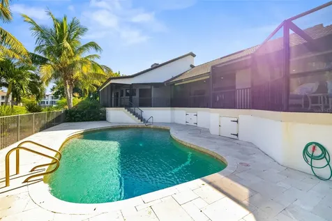 560 Harbor Cove Circle Longboat Key FL 34228