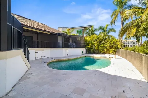 560 Harbor Cove Circle Longboat Key FL 34228