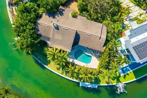 560 Harbor Cove Circle Longboat Key FL 34228