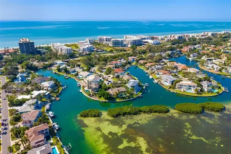 560 Harbor Cove Circle Longboat Key FL 34228