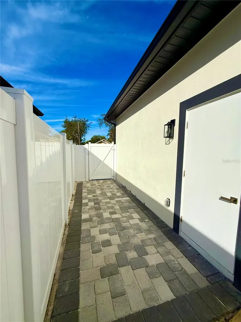 8511 N Newport Avenue Tampa FL 33604